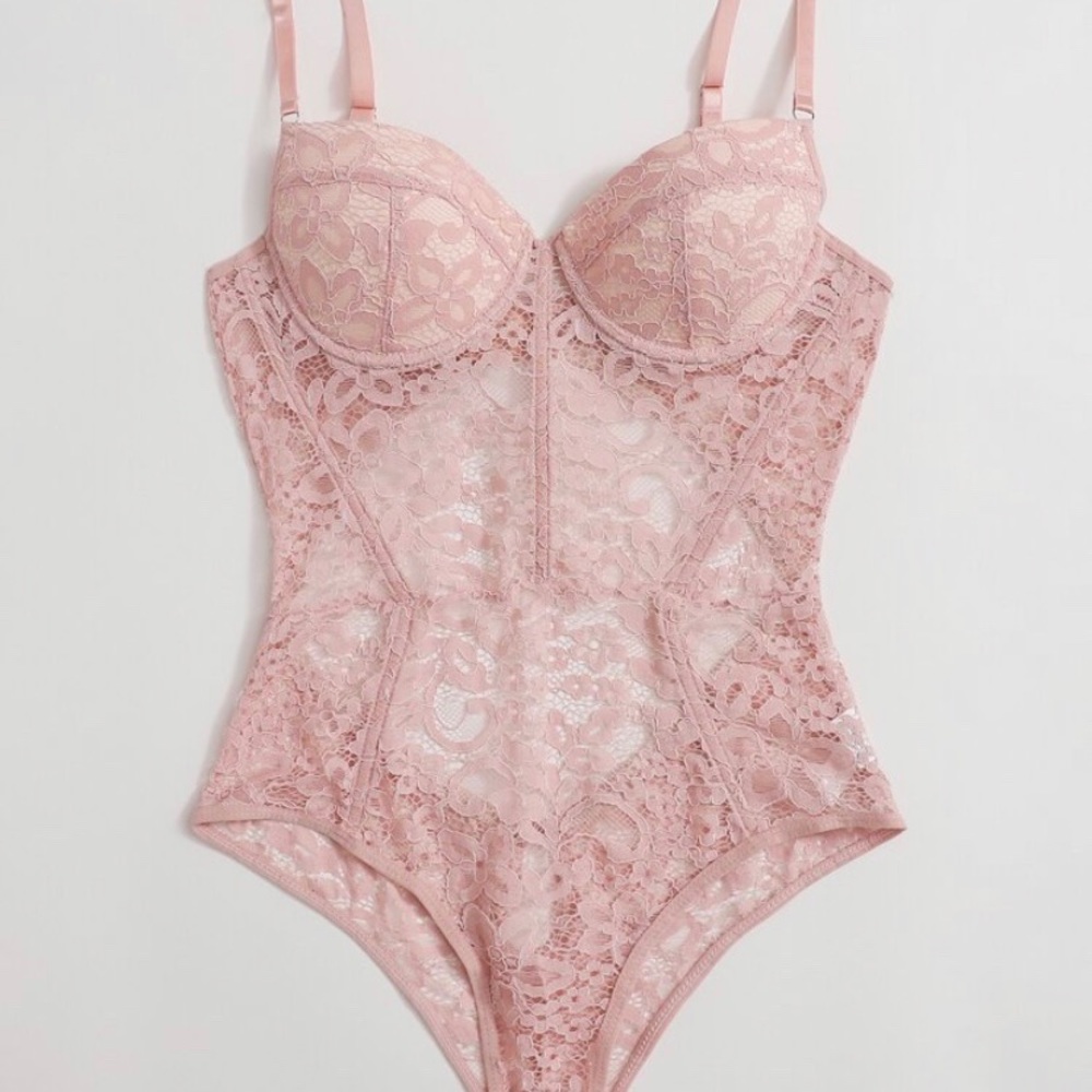 Clothes - Picture 9 of 15